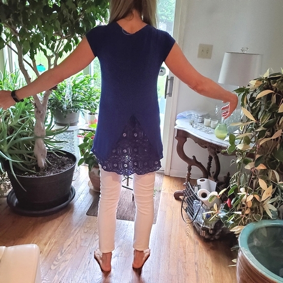 🍒Anthropologie Lace Edge Bordeaux Blue Tunic Top CYA - Picture 6 of 12
